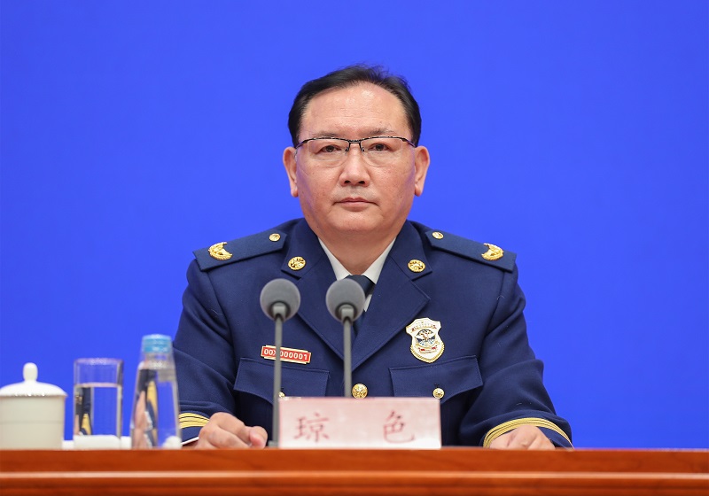 想被鸡巴插的视频应急部党组成员、消防救援局局长琼色出席新闻发布会